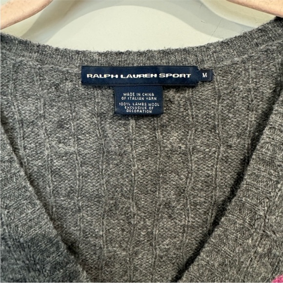 100% Lambs Wool Ralph Lauren Sport Cable Knit V Neck Sweater M - Picture 6 of 6